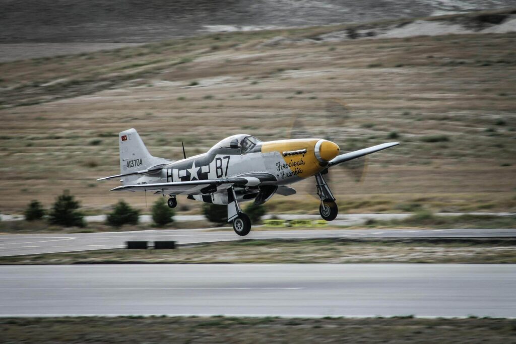 how fast do airplanes go when taking off