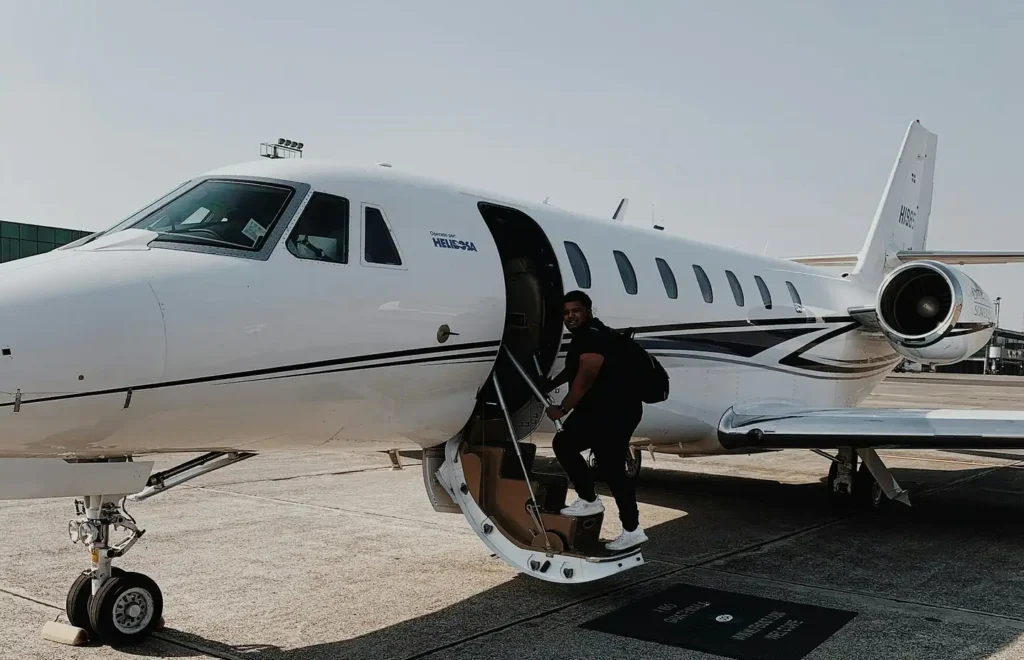 how much do private pilots make