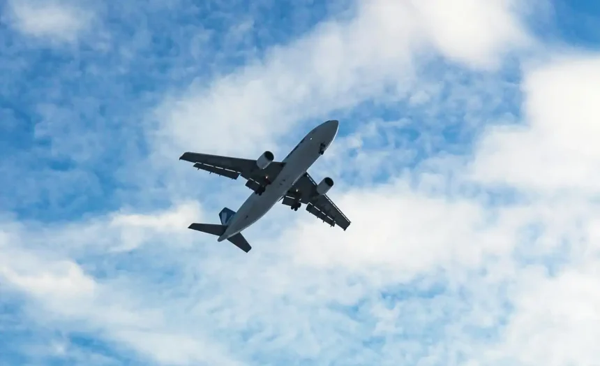 how fast does an airplane go