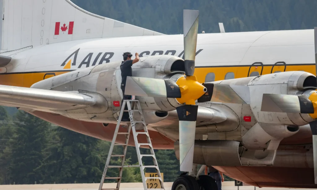 aircraft mechanic salary